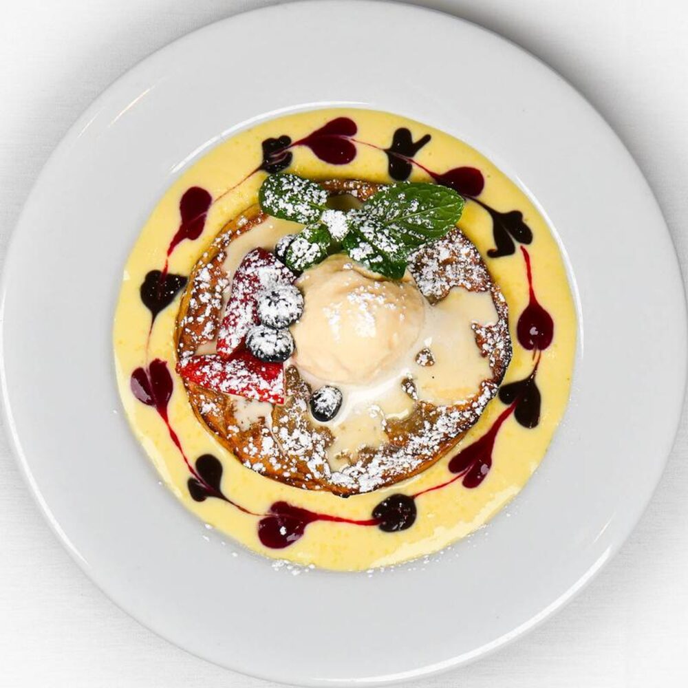 Le Trio, a plate of three desserts